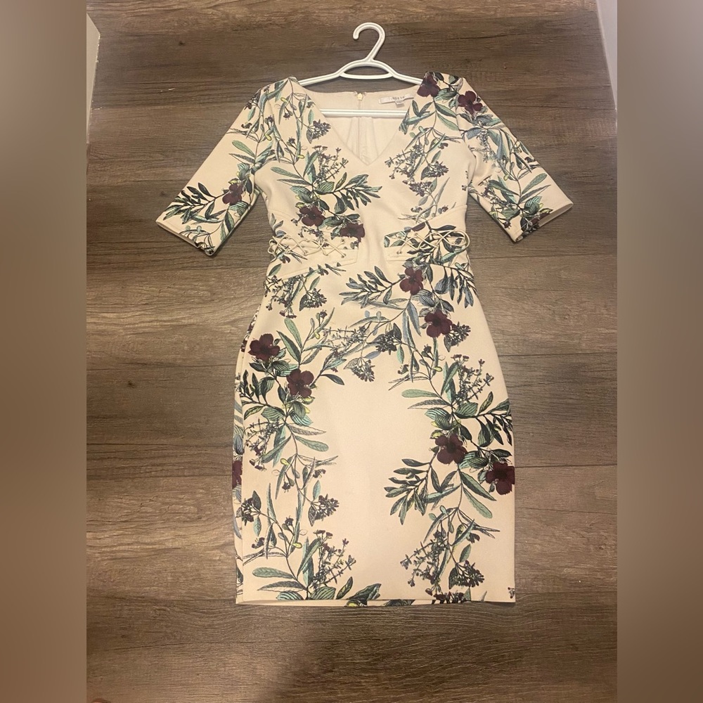 Guess mini dress fits in 32/25/34 it’s stretchable